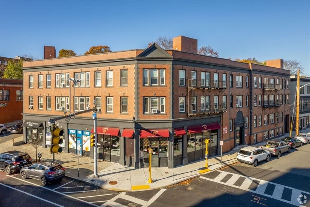 10 Yeamans St #24