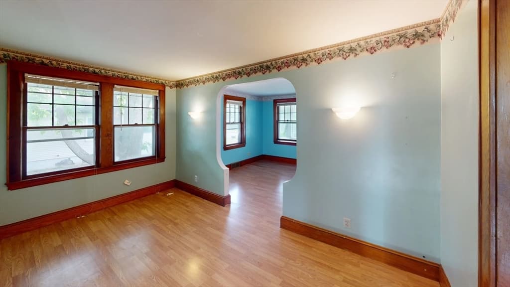 149 Mckay Street photo 3