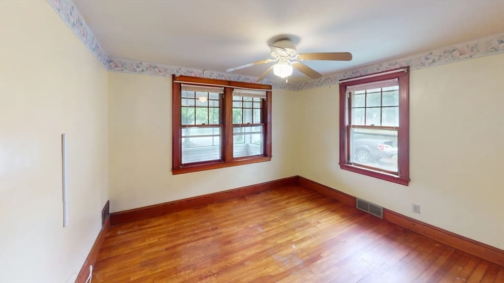 149 Mckay Street photo 5