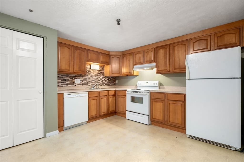 52 Swanson Court #12B photo 3
