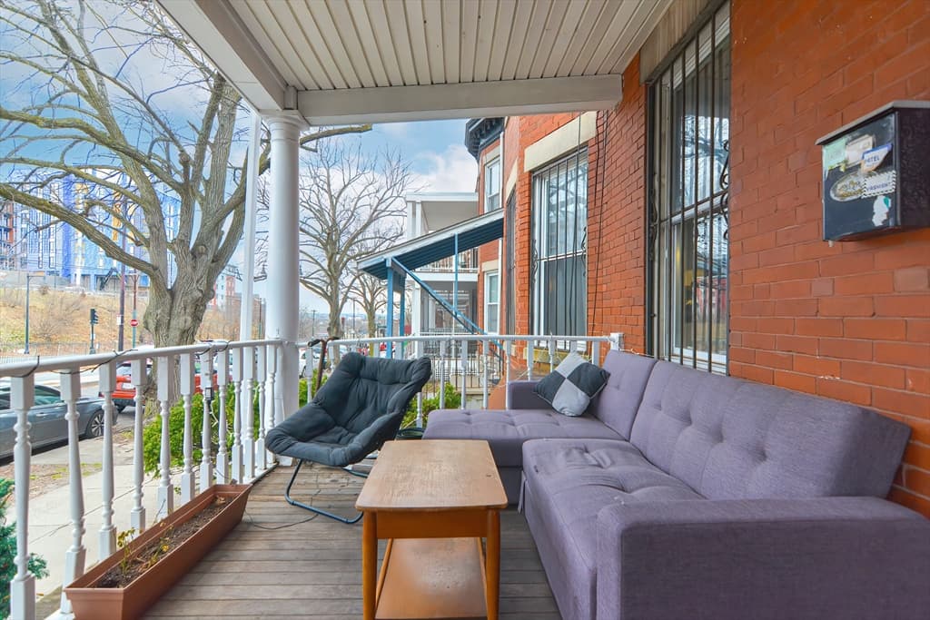 1524 Commonwealth Ave photo 2