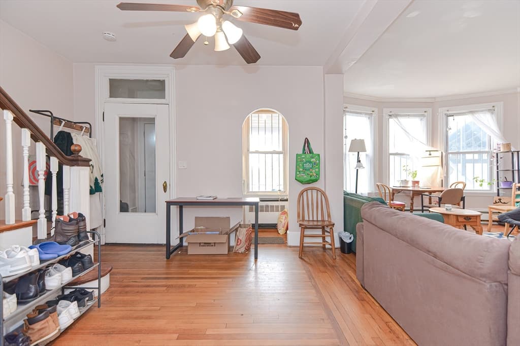 1524 Commonwealth Ave photo 5