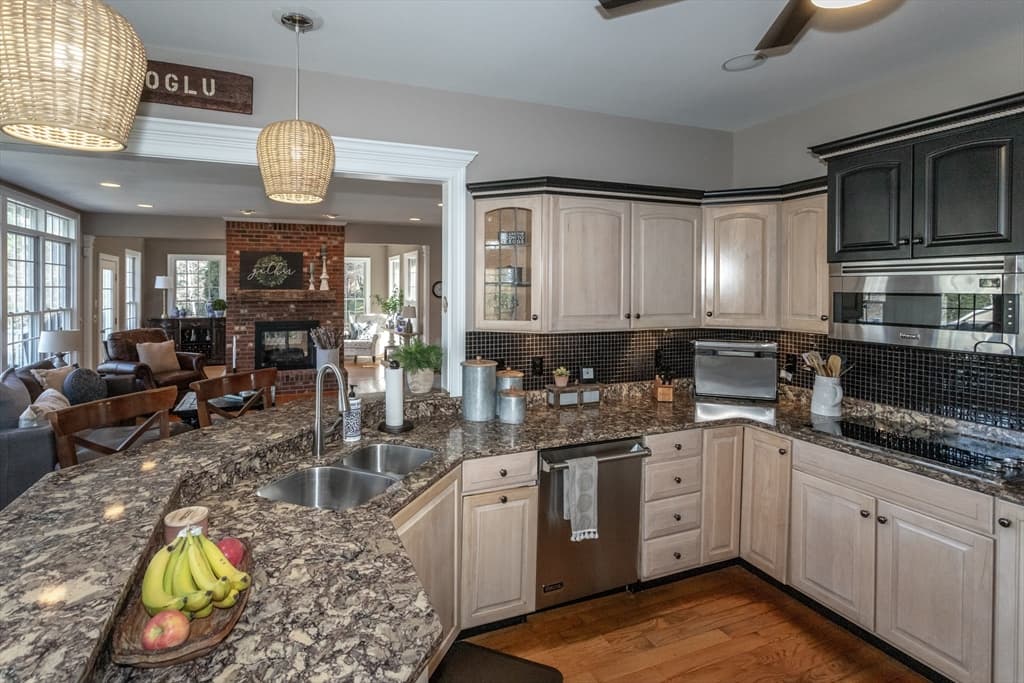 19 Meadow Ln photo 5