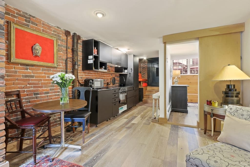 17 Grove St #1 photo 4