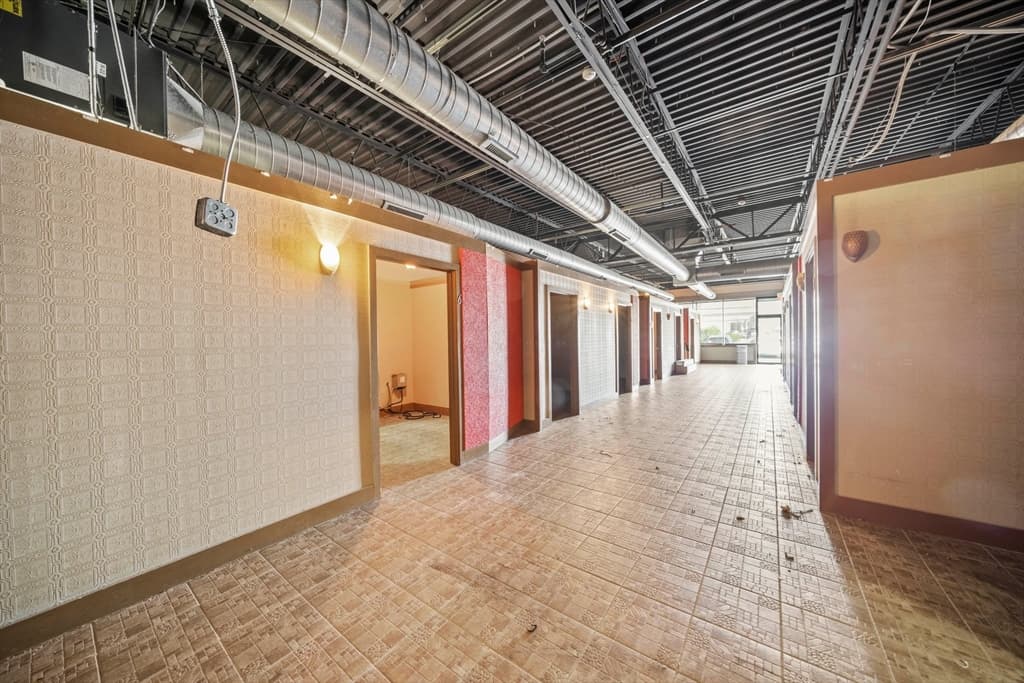 595 Washington Street photo 4
