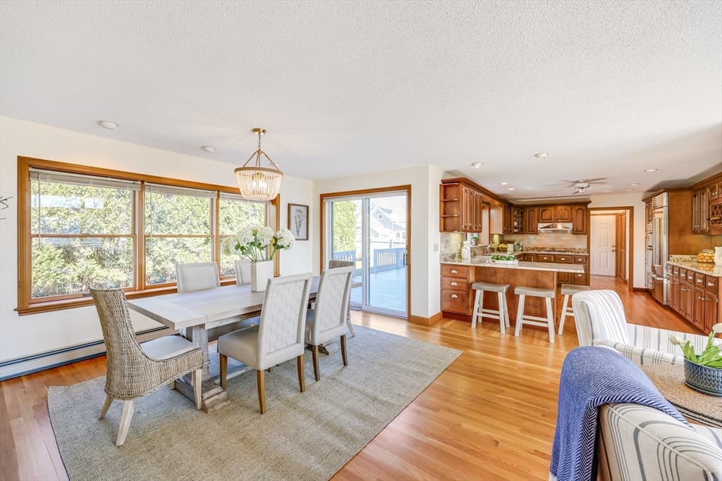 15 Waterside Ave photo 4