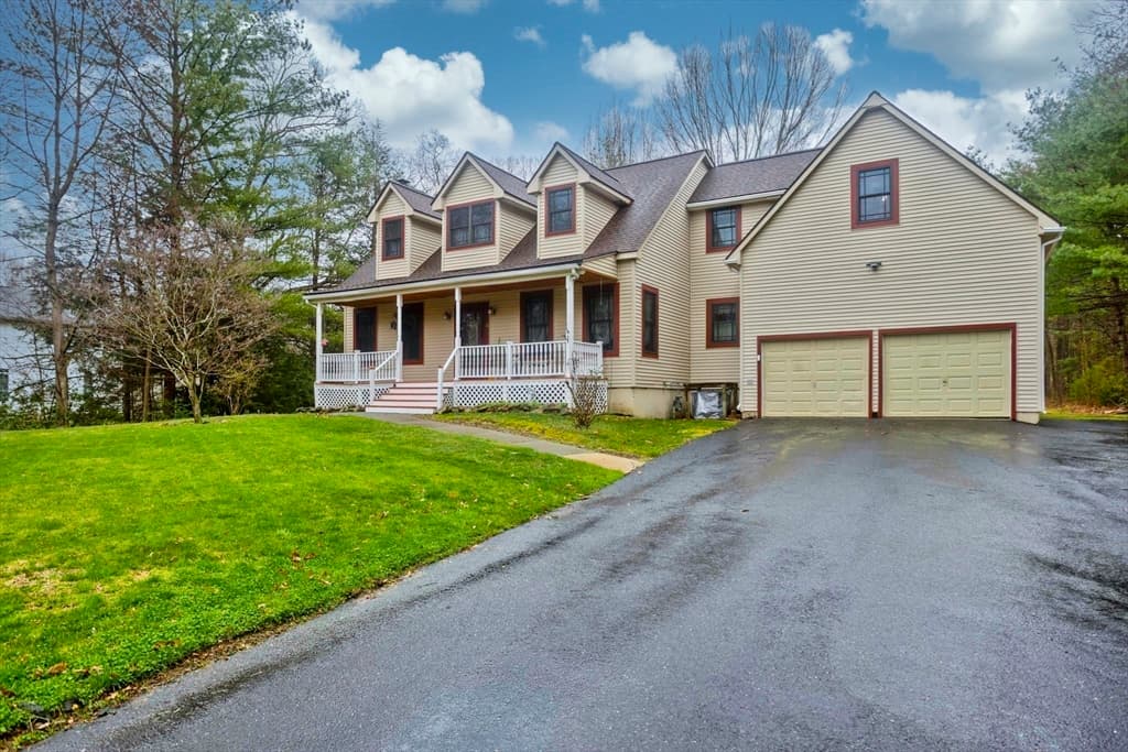 28 Pine Cone Ln