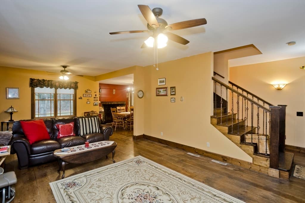 28 Pine Cone Ln photo 4