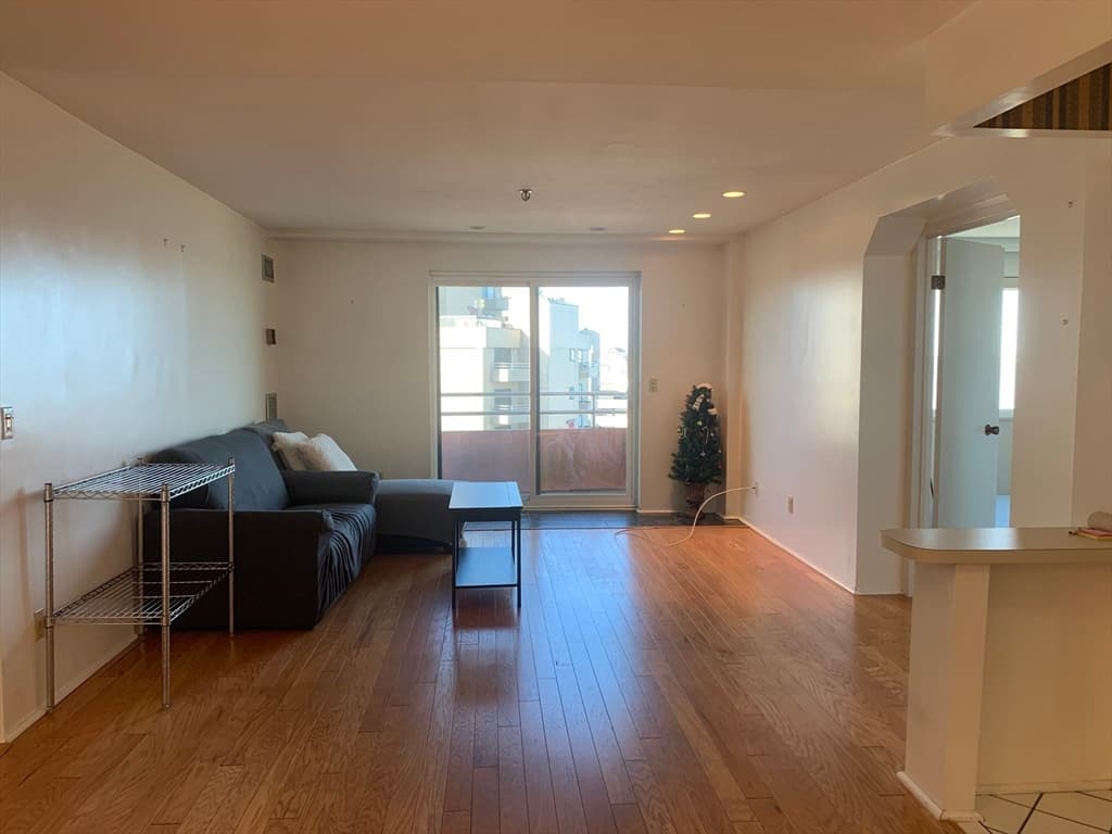 382 Ocean Ave #1008 photo 3