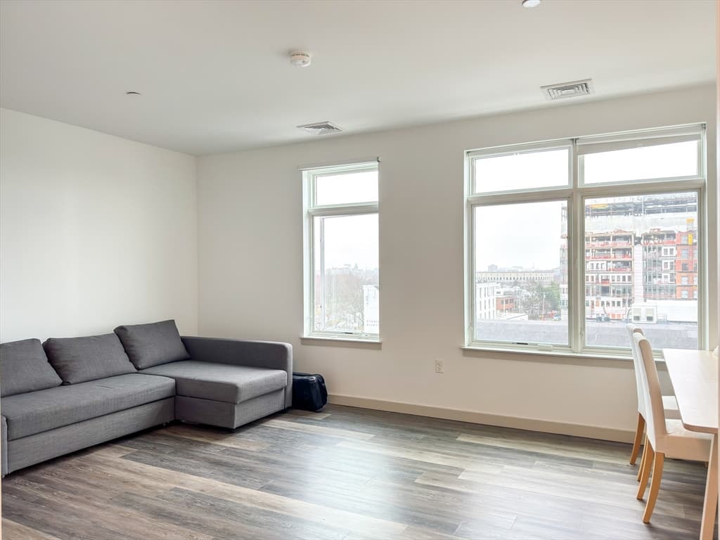 180 Telford St #605 photo 2