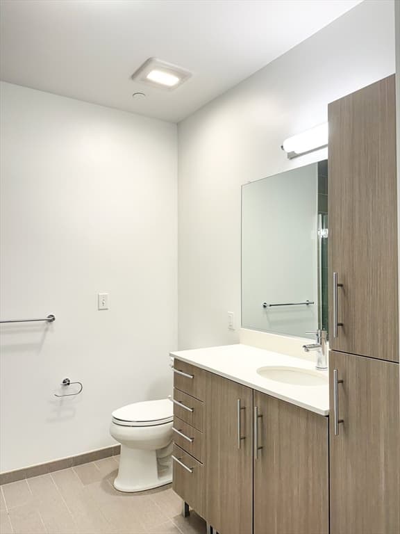 180 Telford St #605 photo 5