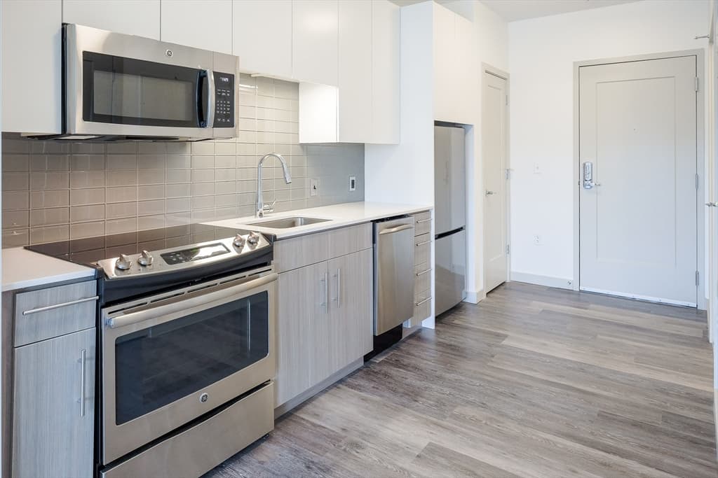 180 Telford St #605 photo 4