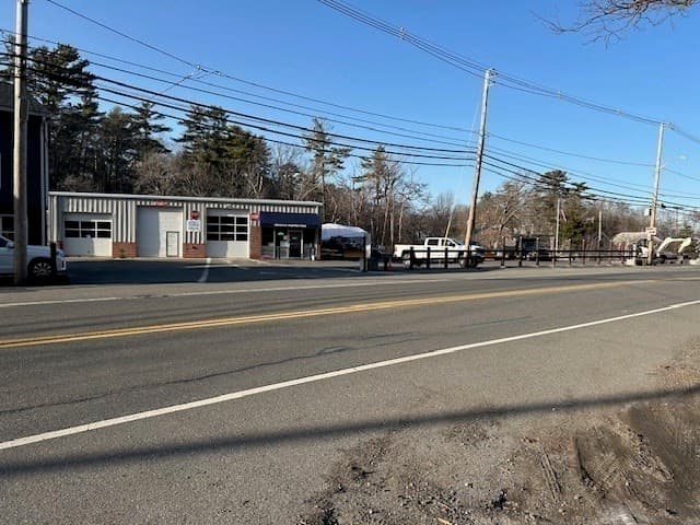 209 Essex Avenue photo 2