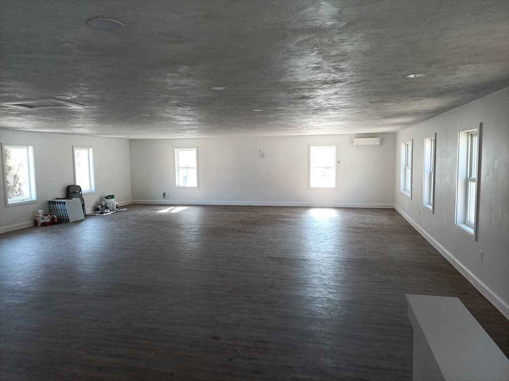 476 Worcester Street photo 3