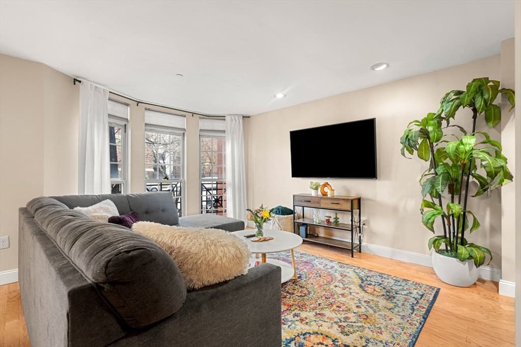 540 East Broadway #2B photo 3