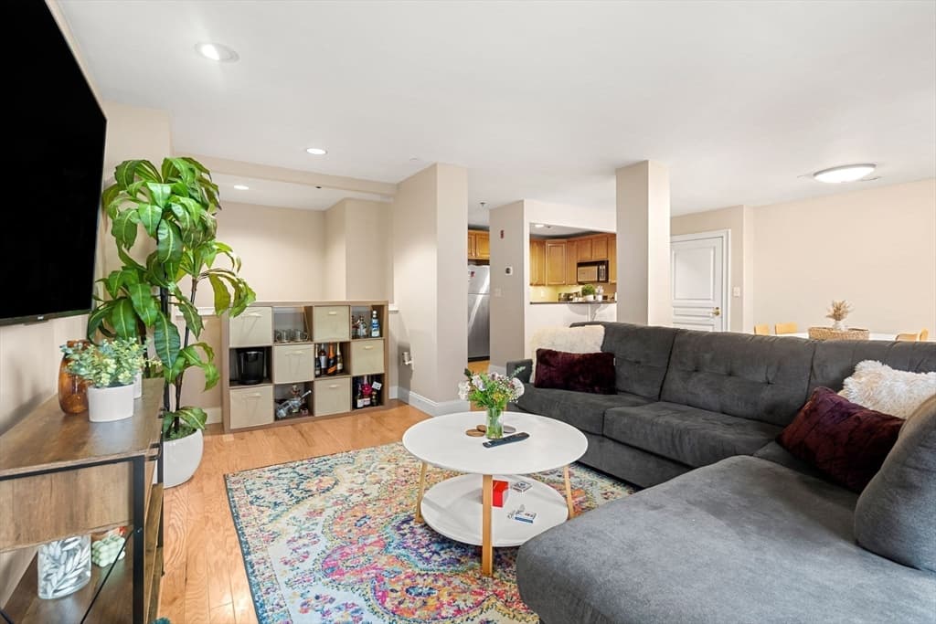 540 East Broadway #2B photo 5