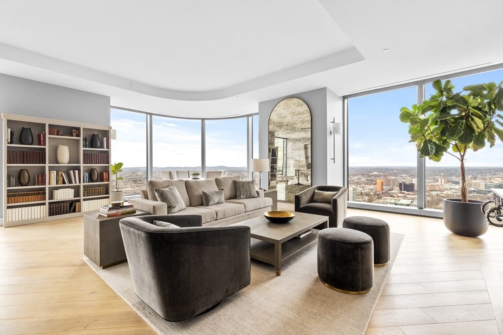 1 Dalton St #4704