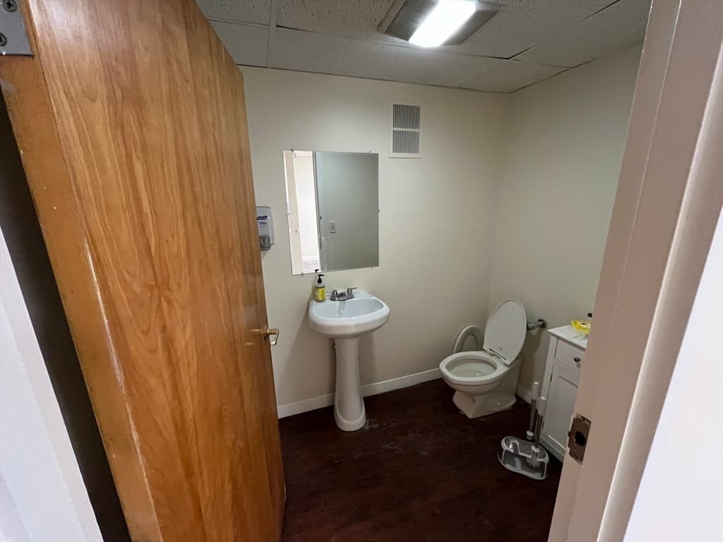 2464 Massachusetts Ave #101 photo 5