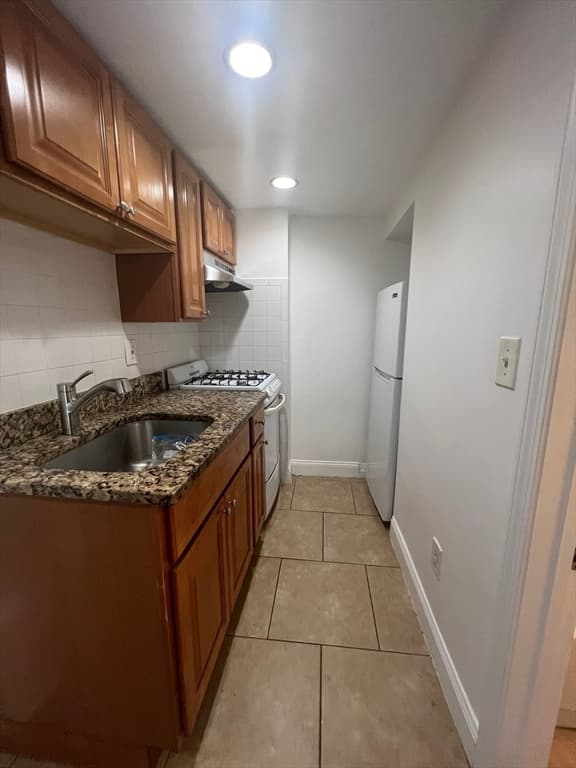 104 Beacon St #3 photo 4