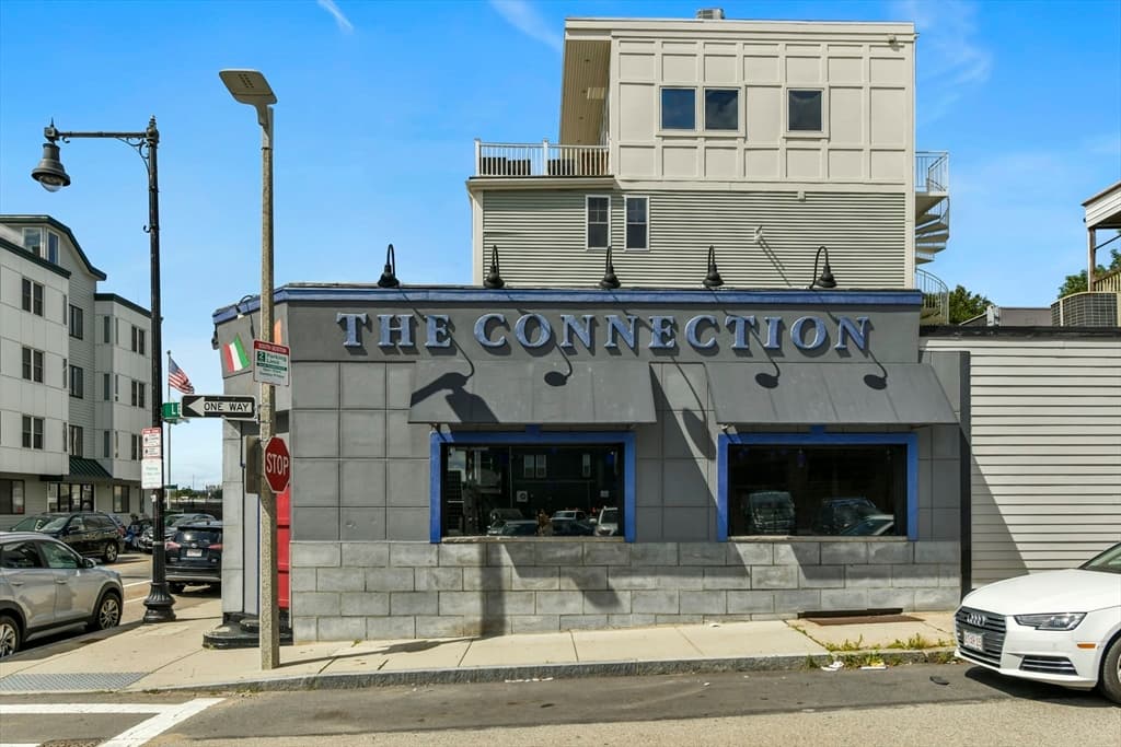 558/560 Dorchester Avenue photo 3