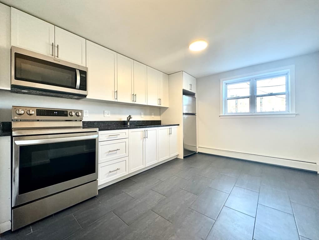 16 Vinal St #6 photo 3