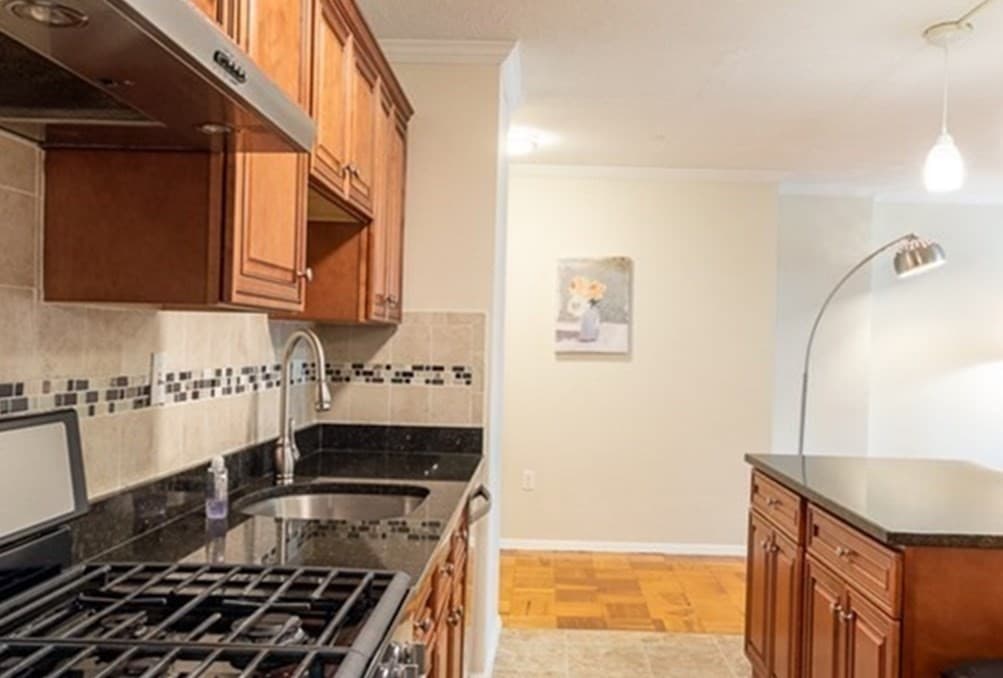 2 Hawthorne Place #15M photo 2