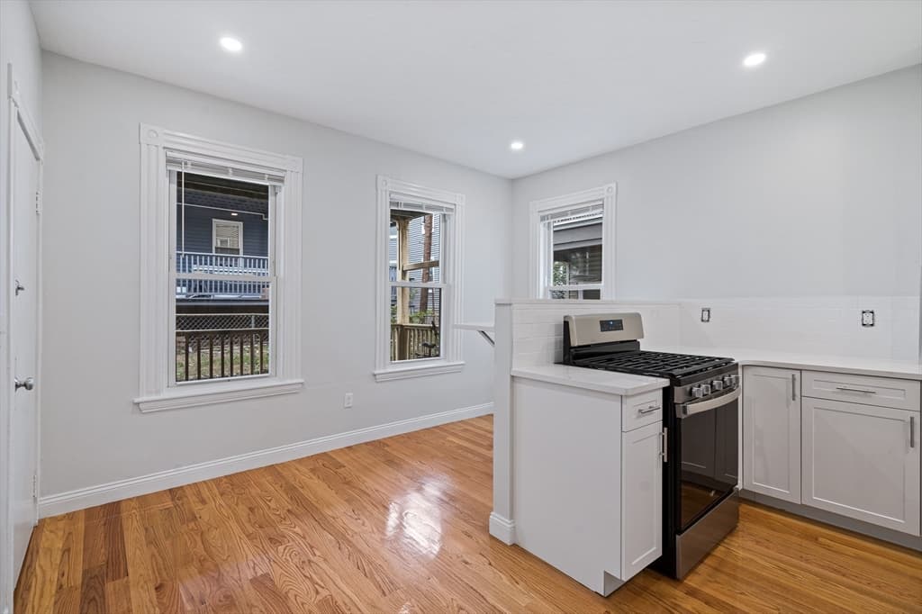 35 Newport Street #1 photo 5