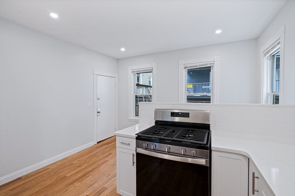 35 Newport Street #1 photo 4