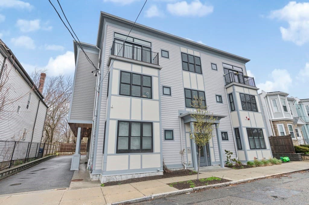 130 Coleridge St #PH8 photo 2