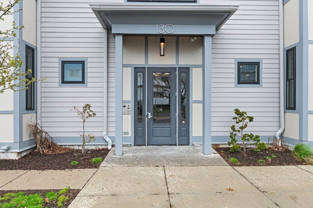 130 Coleridge St #PH8