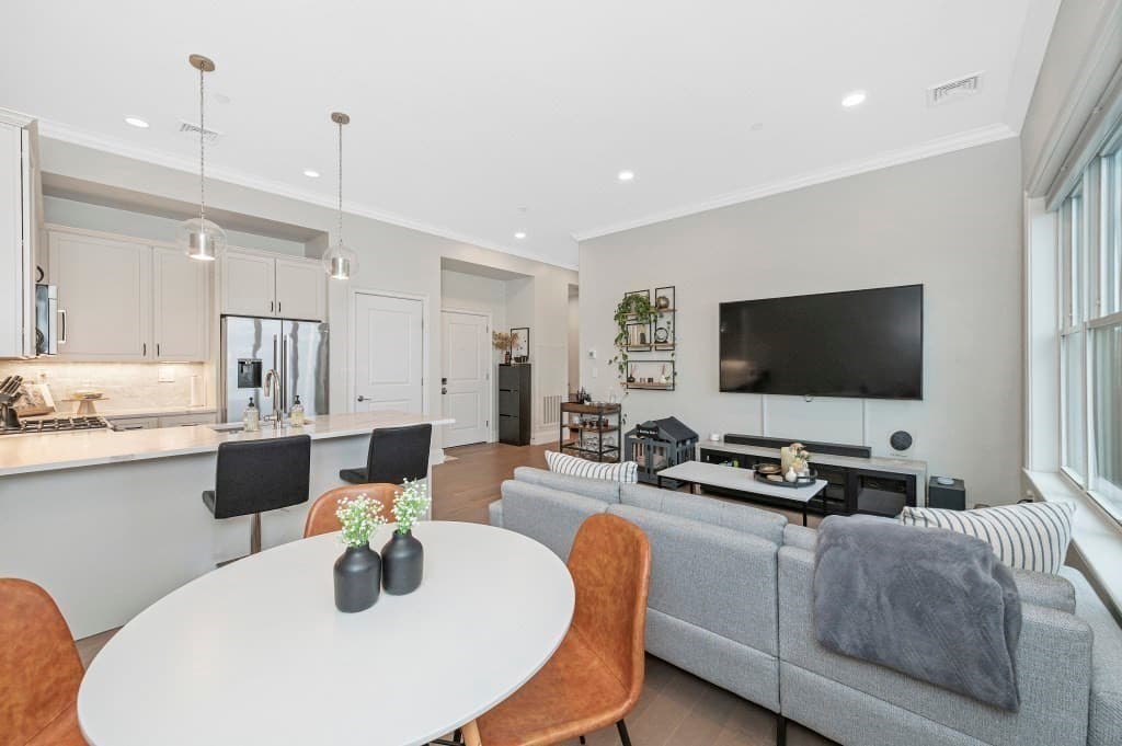 130 Coleridge St #PH8 photo 5