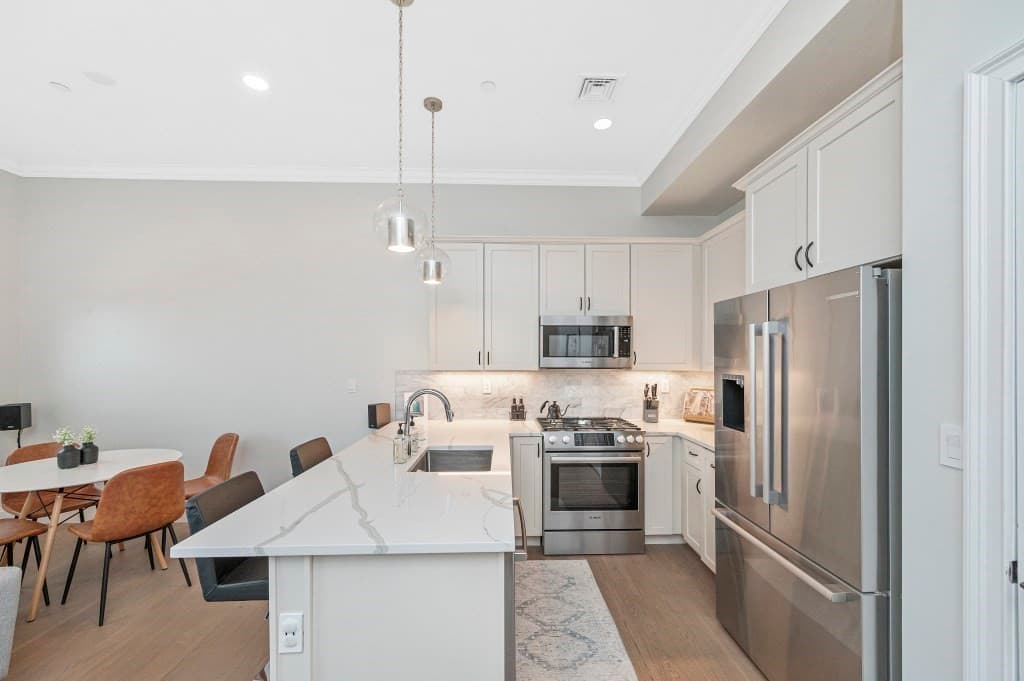 130 Coleridge St #PH8 photo 4