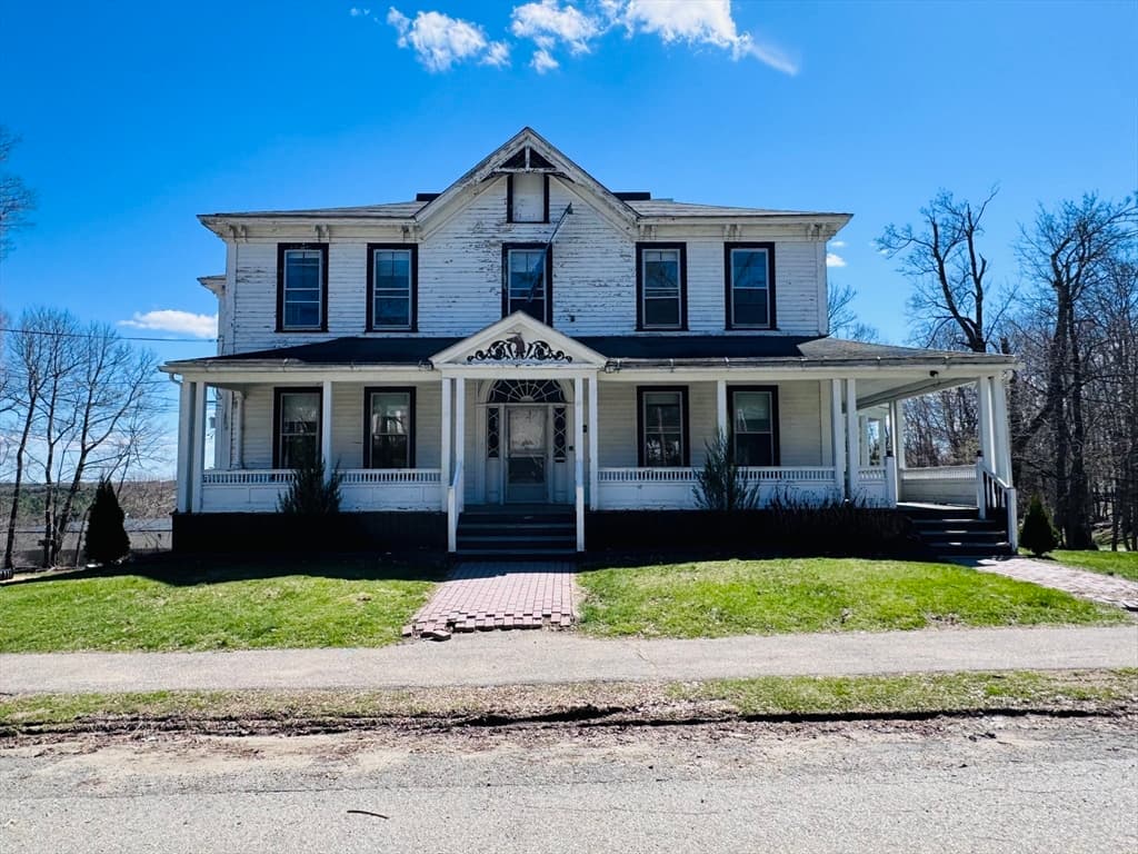 981 Main St
