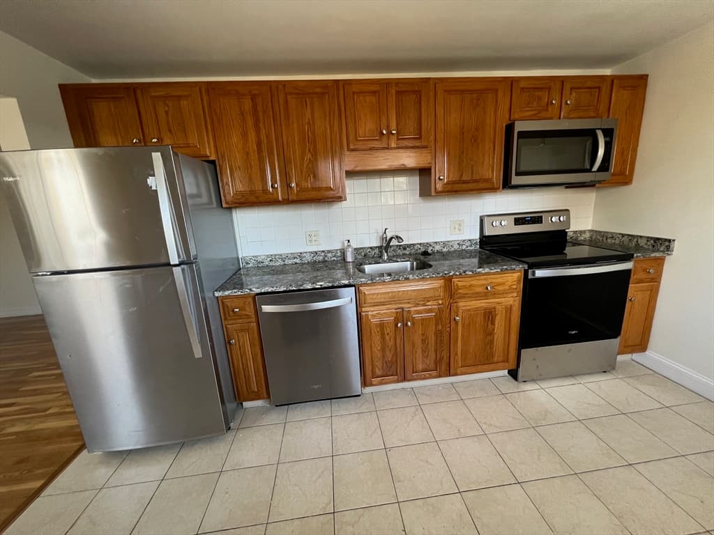 43 Walsh St #9 photo 2