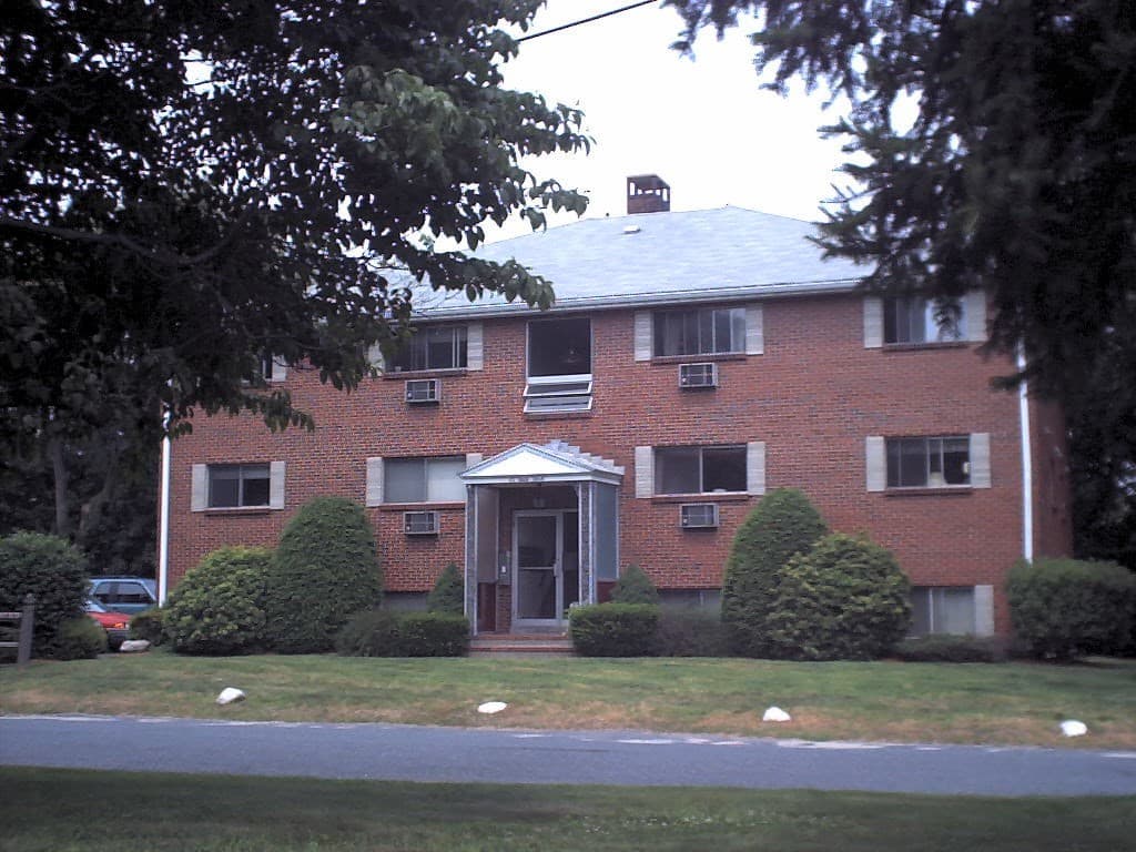 43 Walsh St #9