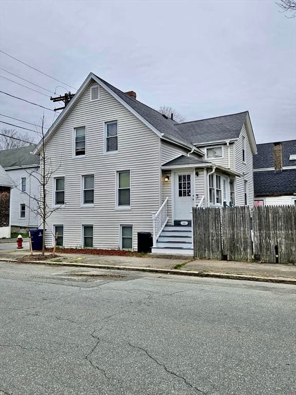246 Cedar St photo 2