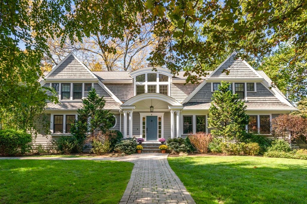 4 Pond Brook Cir