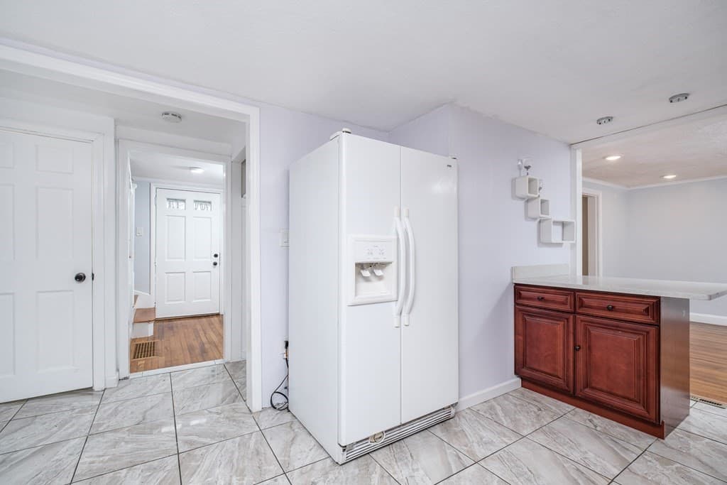 408 Lincoln St photo 5