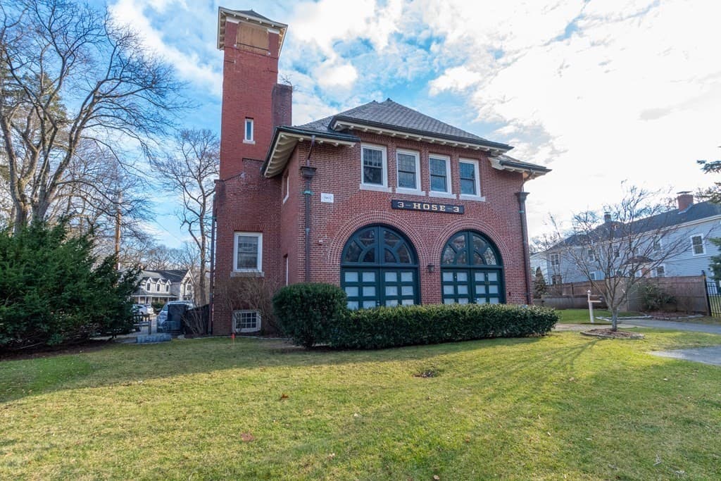 182 Walnut Street #1