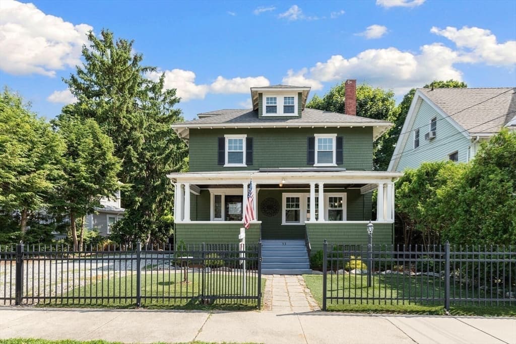 53 Johnson Ave photo 3