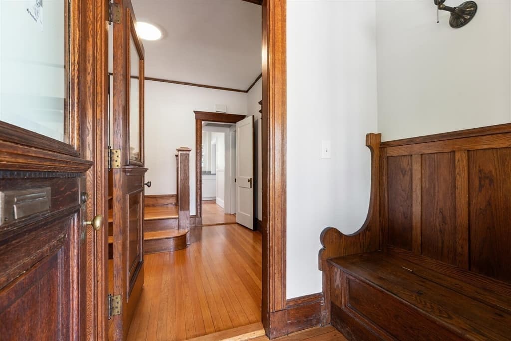 53 Johnson Ave photo 5