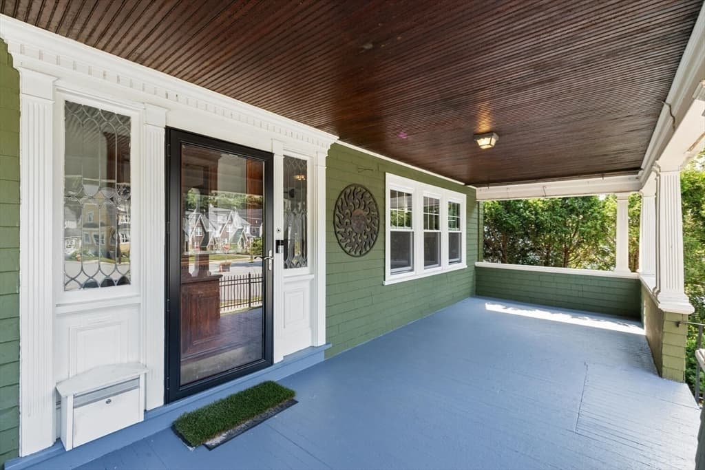 53 Johnson Ave photo 4