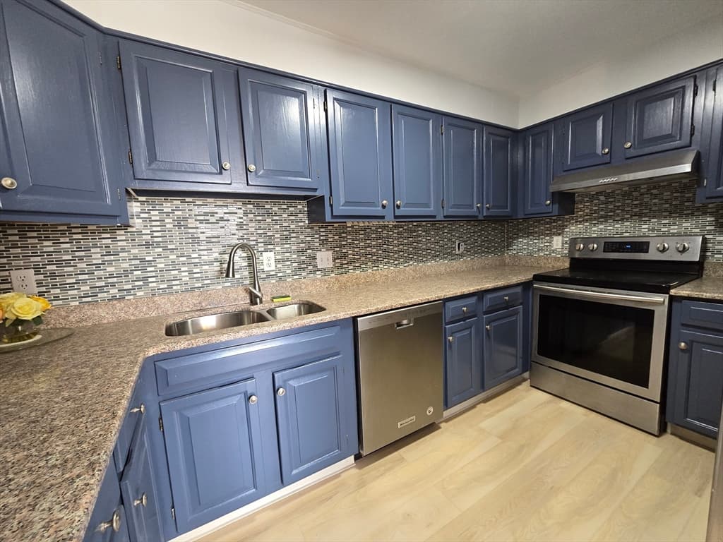 935 Washington St #17 photo 5