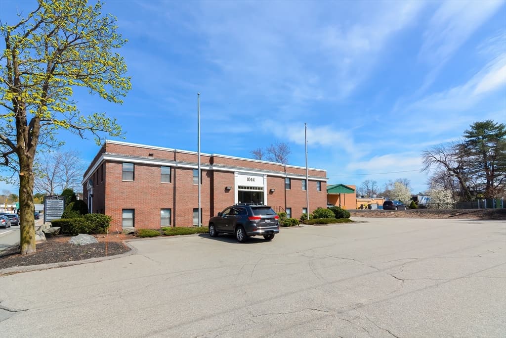 1044 Central St #201 photo 2