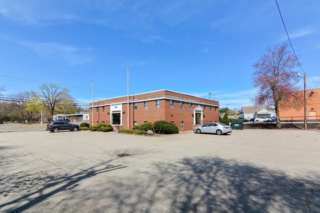 1044 Central St #201 photo 3