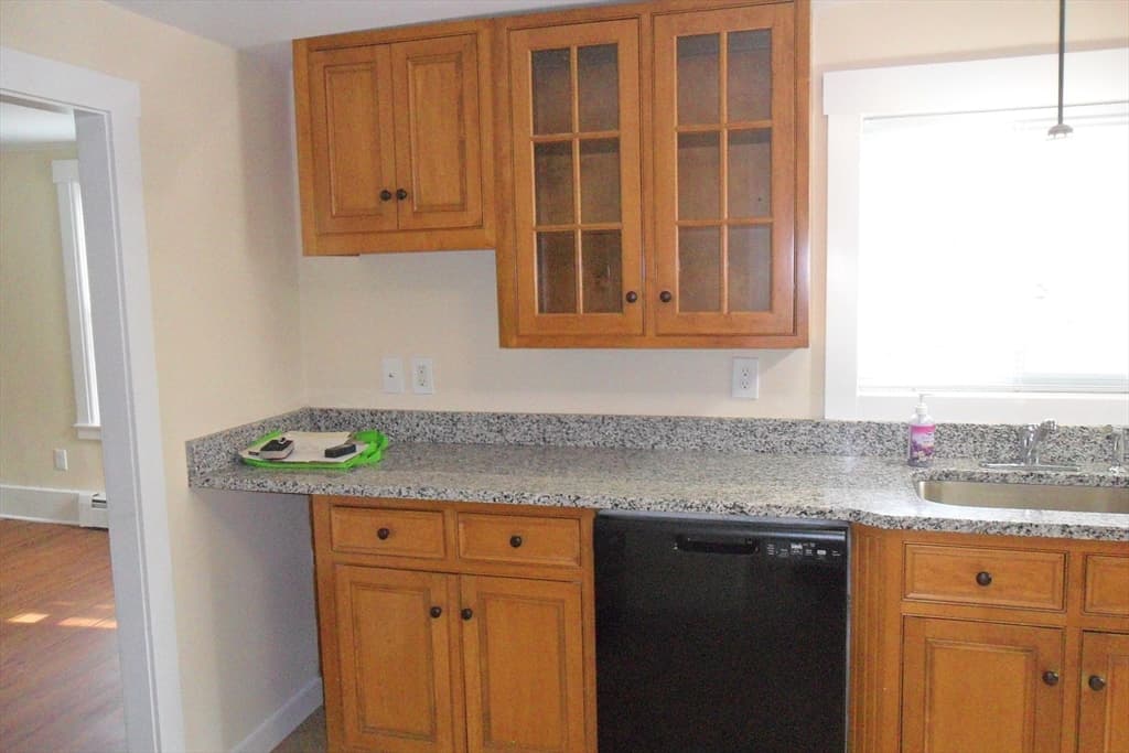 24B Grove St #B photo 3