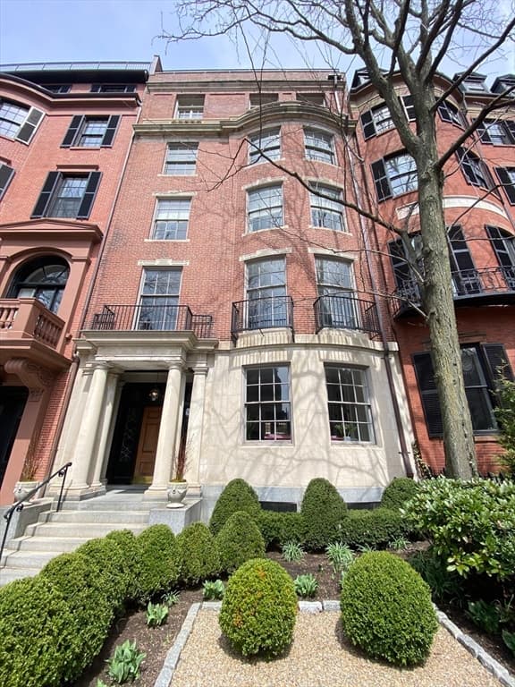 61 Mt Vernon St #A photo 2