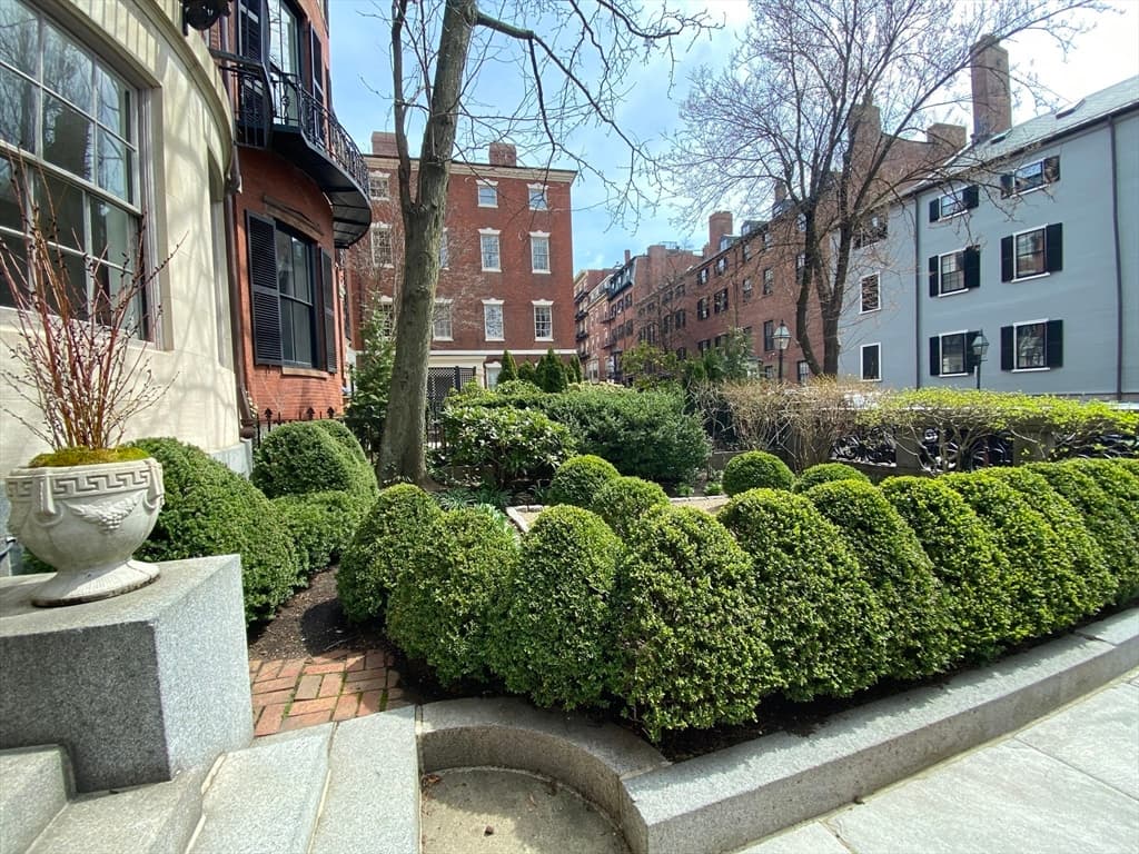 61 Mt Vernon St #A photo 3
