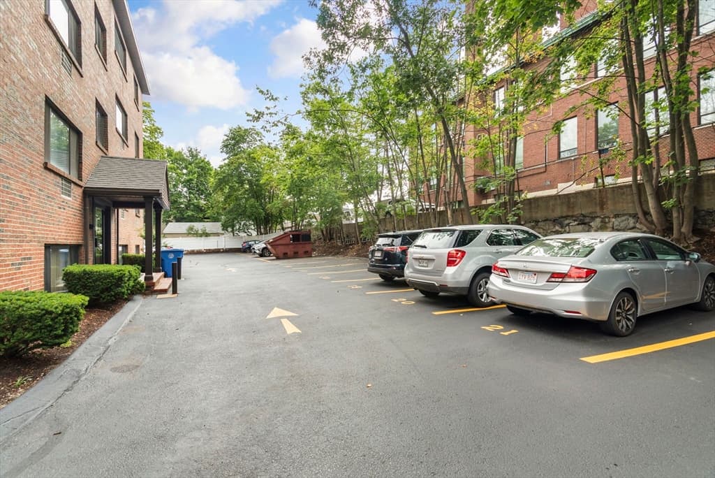 41 Walnut St #43 photo 5