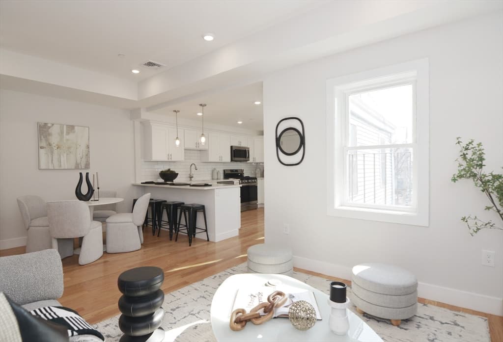 23 Bennington St #2 photo 5